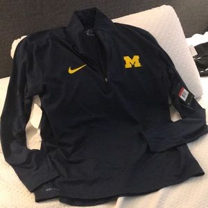 Men’s University of Michigan 1/4 zip shirt